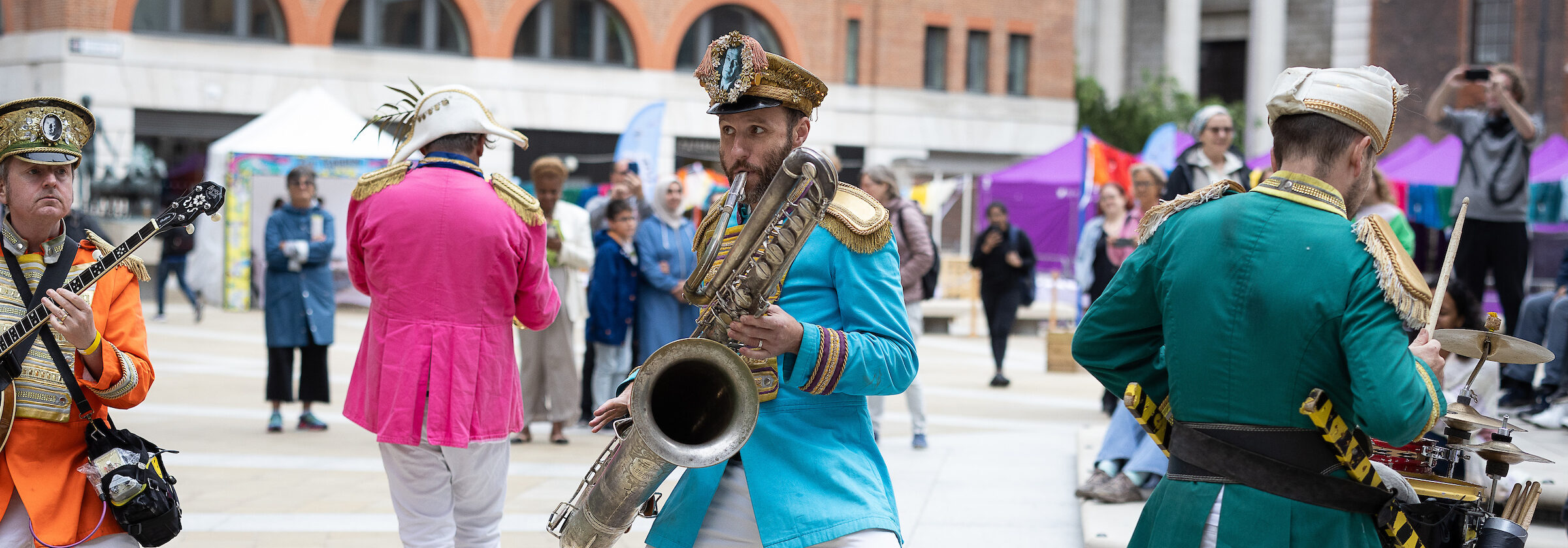 Mr Wilson’s Second Liners Live